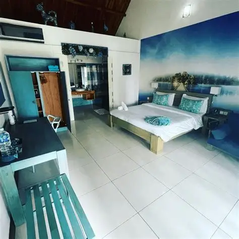 Coconut Grove Lodge